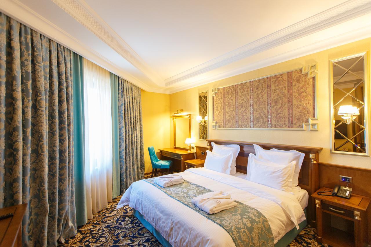 Sultan Palace Hotel أتيراو المظهر الخارجي الصورة A bedroom at the hotel