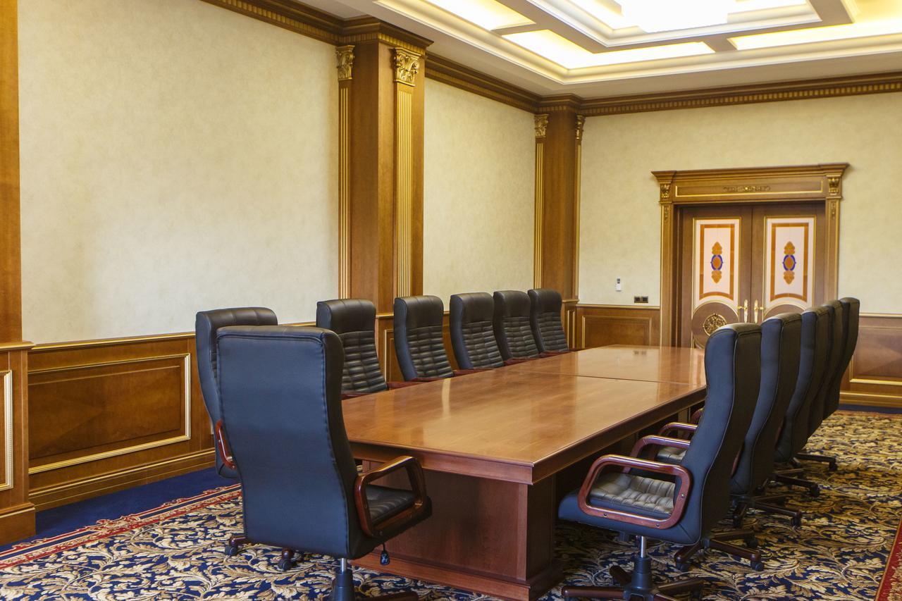 Sultan Palace Hotel أتيراو المظهر الخارجي الصورة The meeting room of the Cabinet of the President of the Republic of Azerbaijan