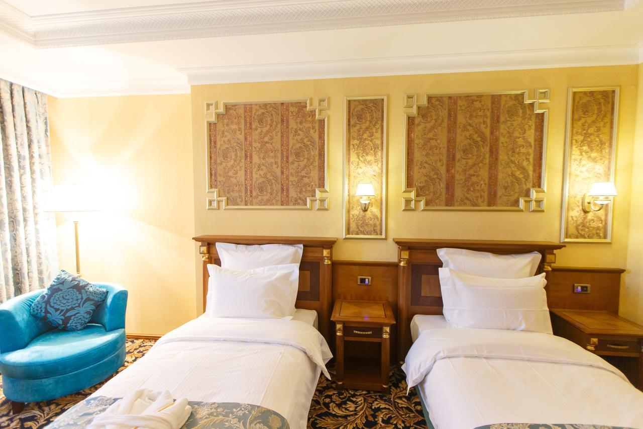 Sultan Palace Hotel أتيراو المظهر الخارجي الصورة A room at the hotel