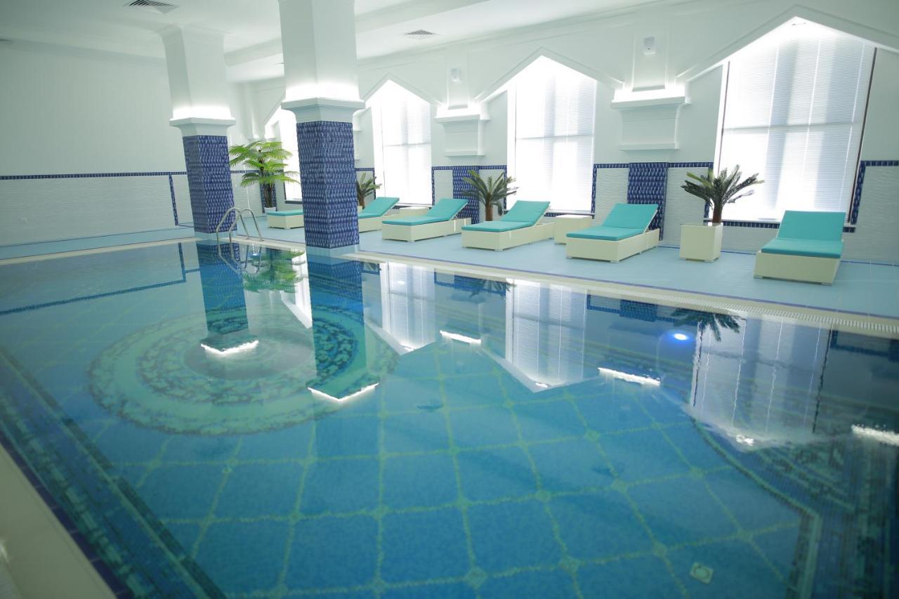 Sultan Palace Hotel أتيراو المظهر الخارجي الصورة A swimming pool